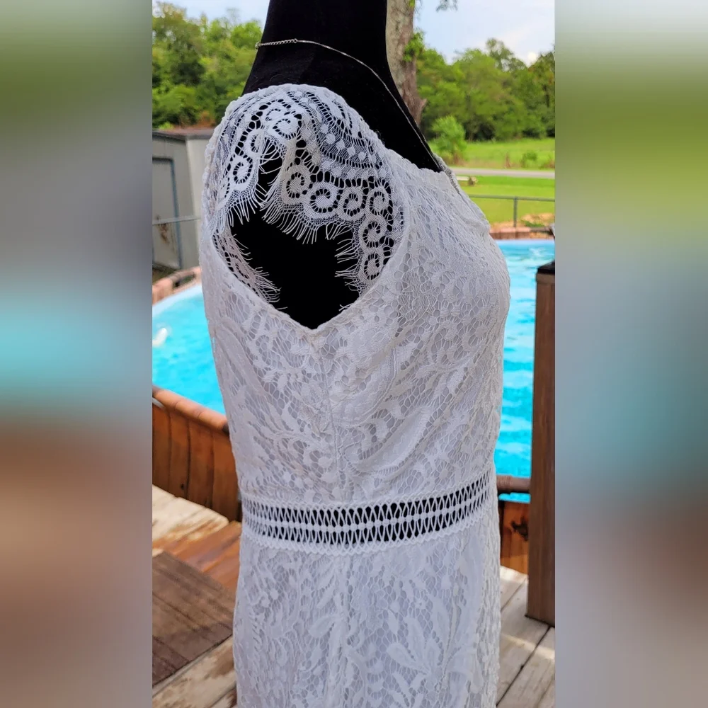 ODCOCD White Lace Off-Shoulder Dress - Picture 7 of 14